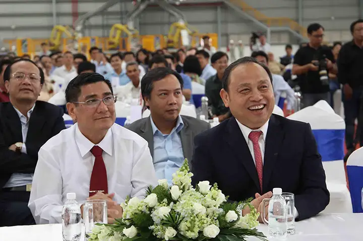 Giá Thức Ăn Cá Tra Việt Thắng