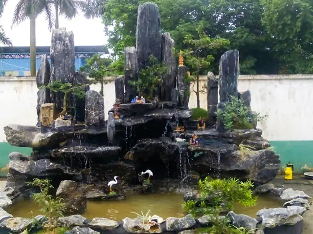 Bể Cá Cảnh Non Bộ