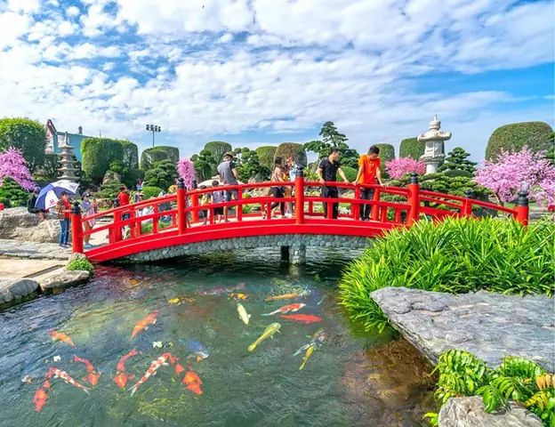 Công Viên Cá Koi Bình Chánh