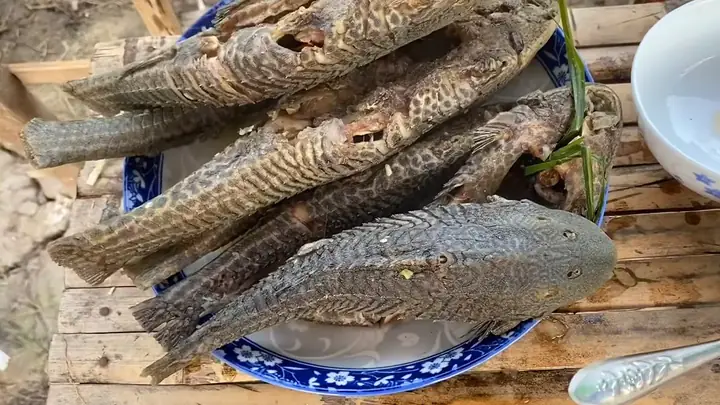 Làm Cá Lau Kiếng