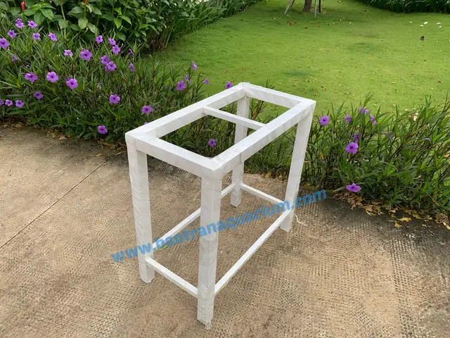 Làm Chân Hồ Cá