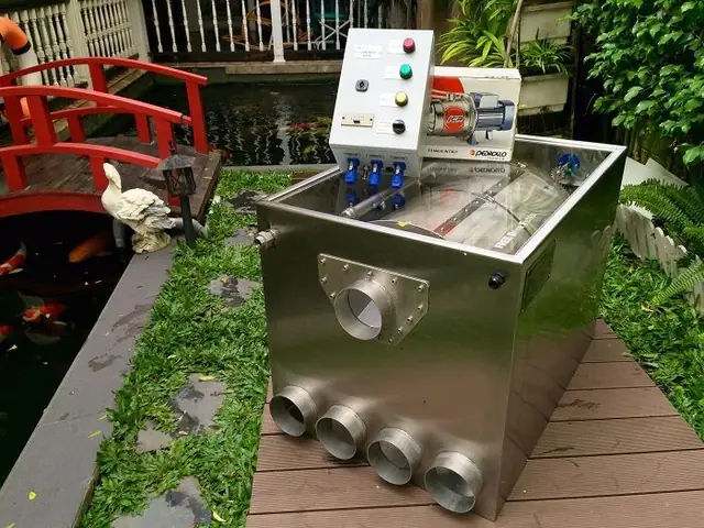 Máy Bơm Nước Hồ Cá Ngoài Trời