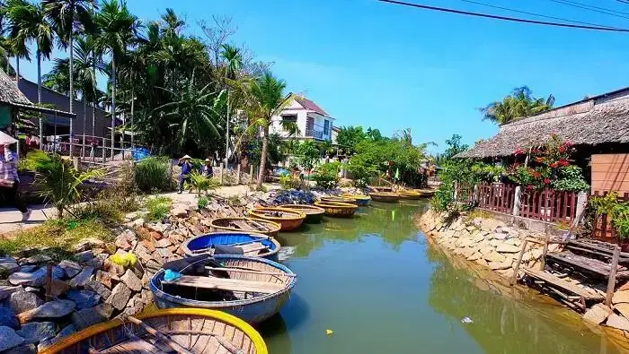 Mùa Hè Cá Sông Mùa Đông Cá Biển