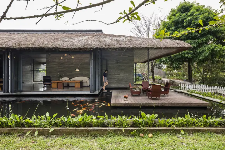 Nhà Vườn Có Ao Cá