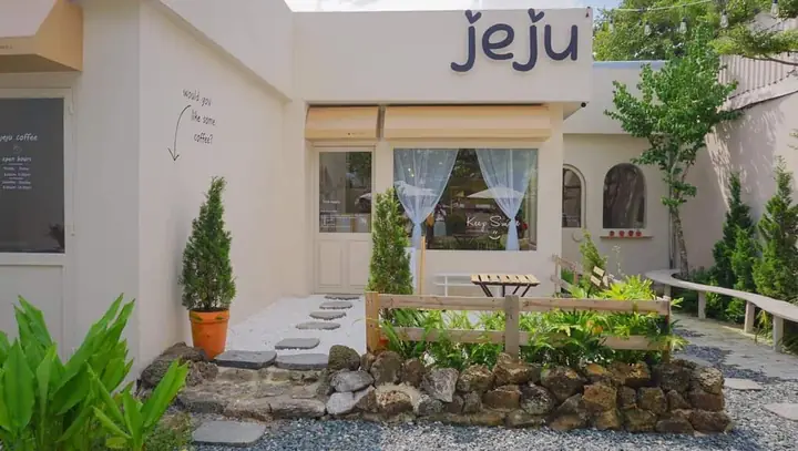 Quán Cafe Cá Koi Phạm Văn Đồng